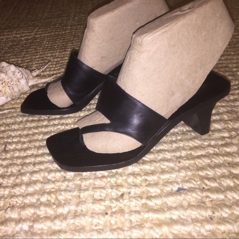 JOAN & DAVID NWOT Leather Heeled Sandals Black- 8